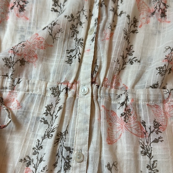 Button down sheer blouse with butterfly print - Picture 5 of 10
